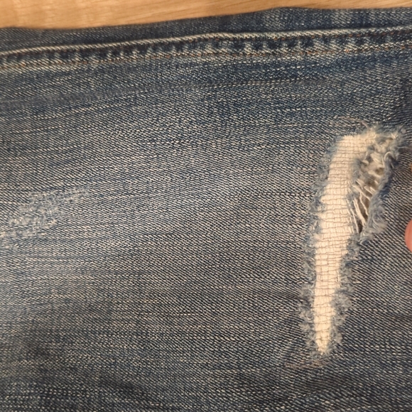 Petite 9" Mid-Rise Skinny Jeans in York Wash: Rip and Repair Edition (Sz 28P) - Picture 6 of 7